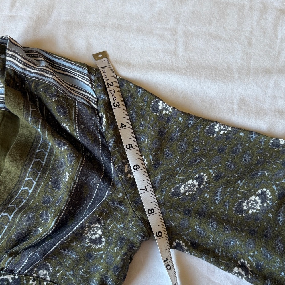 Free People Olive & Blue Patterned V-Neck Cropped Top - Picture 11 of 11